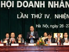 政府副总理阮春福出席越南年轻企业家协会第四次全国代表大会 